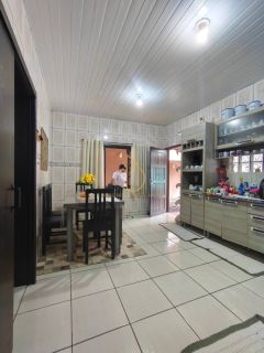 Casa averbada com 3 quartos a venda no bairro Espinheiros em Joinville SC