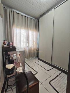 Casa averbada com 3 quartos a venda no bairro Espinheiros em Joinville SC