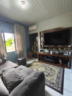 Casa averbada com 3 quartos a venda no bairro Espinheiros em Joinville SC