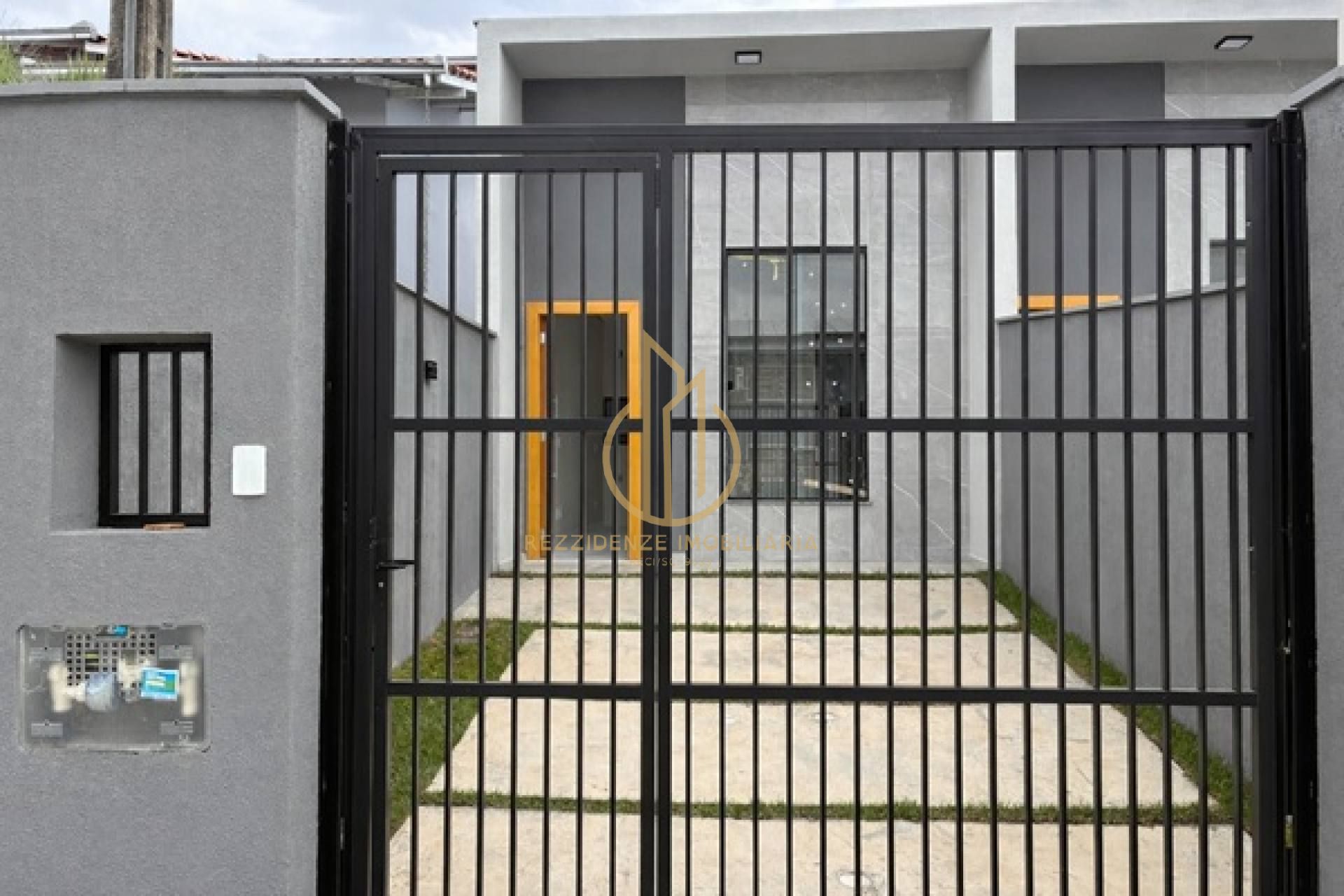 Casa geminada planta baixa 2 quartos no Aventureiro