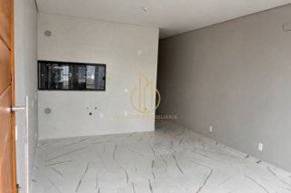 Casa geminada planta baixa 2 quartos no Aventureiro