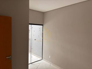 Casa geminada planta baixa 2 quartos no Aventureiro