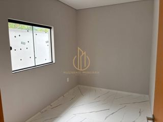 Casa geminada planta baixa 2 quartos no Aventureiro