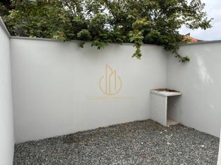 Casa geminada planta baixa 2 quartos no Aventureiro