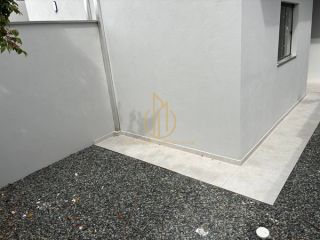 Casa geminada planta baixa 2 quartos no Aventureiro