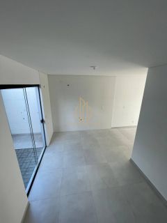 Sobrado geminado 2 quartos em condomínio fechado no Santa Catarina