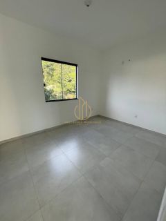 Sobrado geminado 2 quartos em condomínio fechado no Santa Catarina