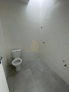 Sobrado geminado 2 quartos em condomínio fechado no Santa Catarina