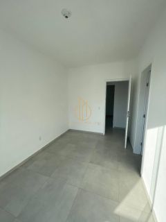 Sobrado geminado 2 quartos em condomínio fechado no Santa Catarina