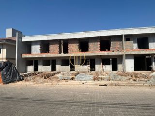 Sobrado geminado 2 suítes no Costa e Silva