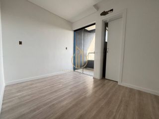 Sobrado geminado 2 suítes no Ulysses Guimarães