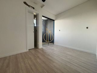 Sobrado geminado 2 suítes no Ulysses Guimarães