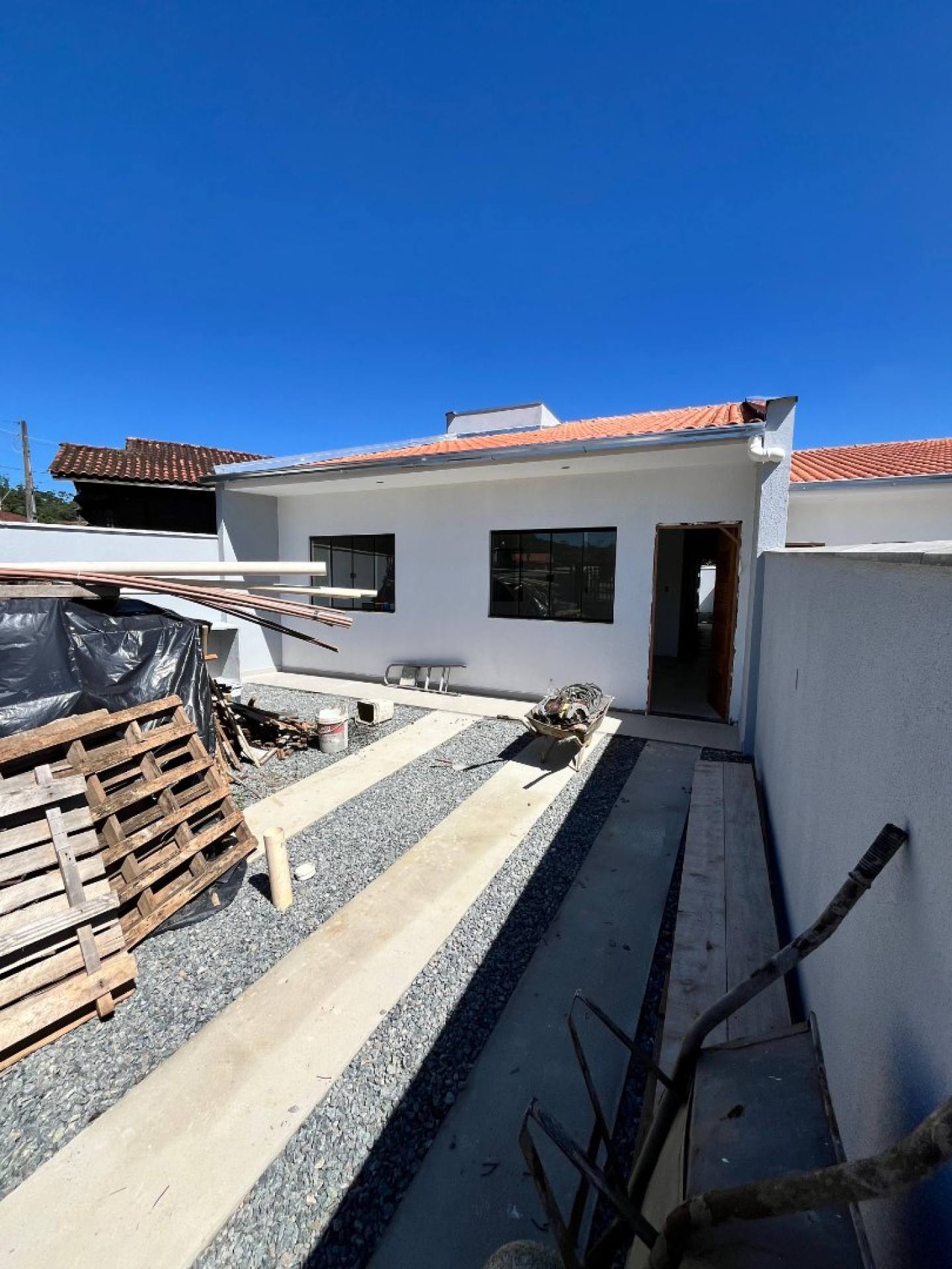 Casa Para Vender com 2 quartos no bairro Paranaguamirim em Joinville