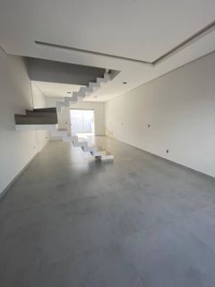 Sobrado geminado 3 quartos no Guanabara