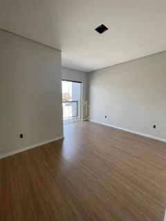 Sobrado geminado 3 quartos no Guanabara