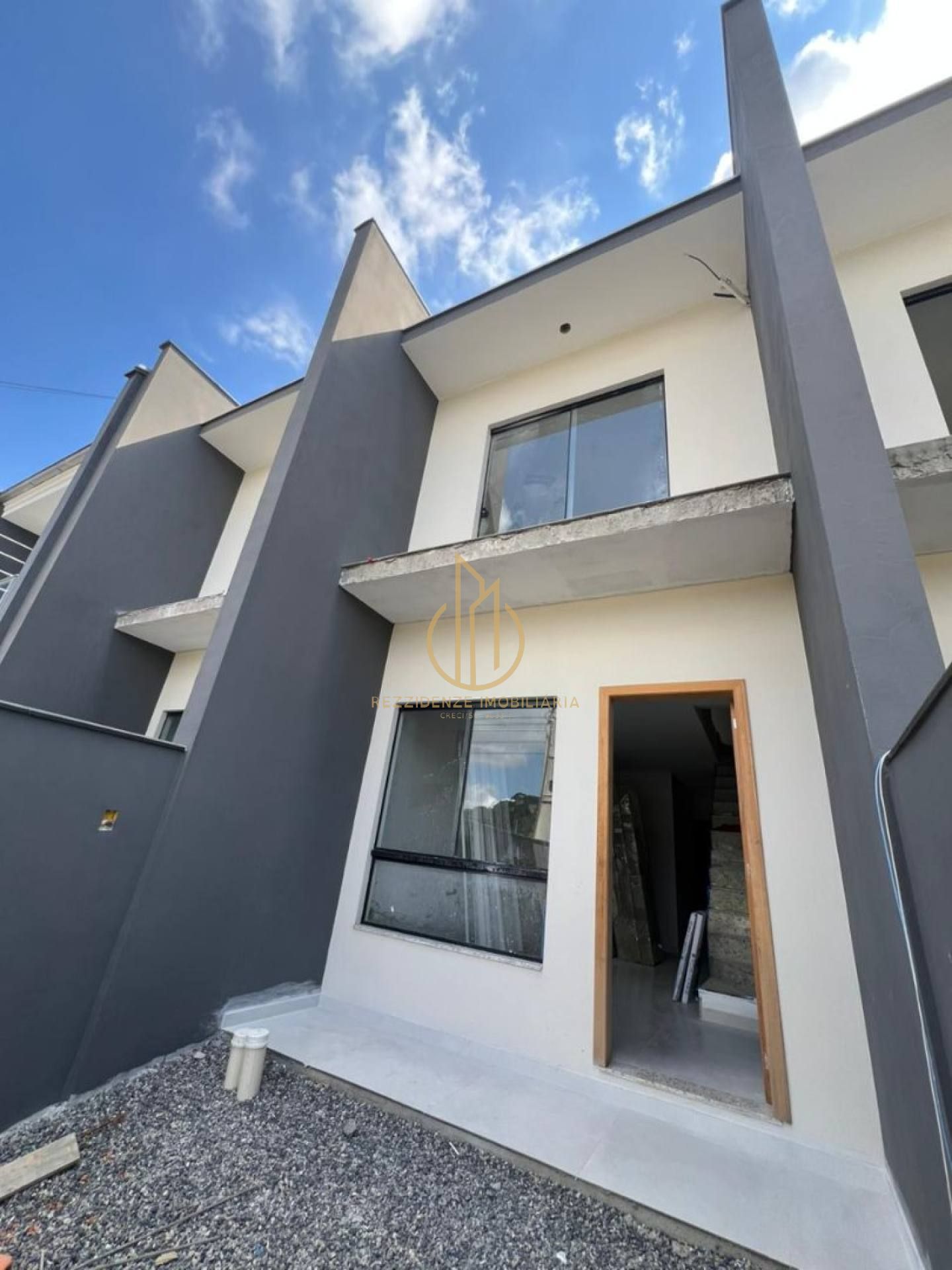 Sobrado geminado 2 quartos no Nova Brasília