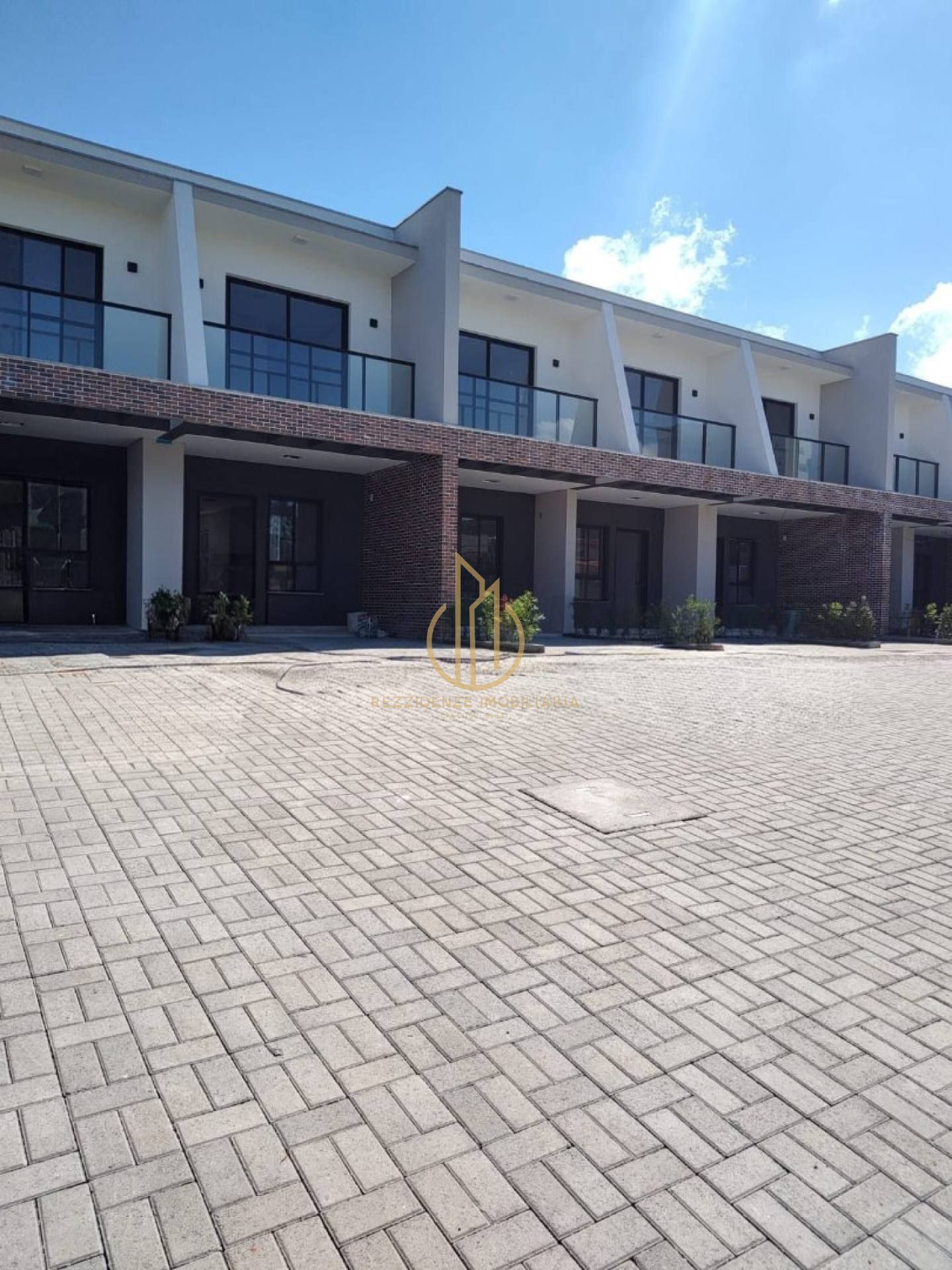 SOBRADO GEMINADO EM CONDOMÍNIO FECHADO NO BOA VISTA