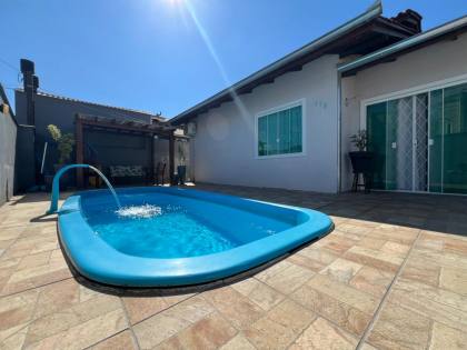 Casa Para Vender com 2 quartos 1 suítes no bairro Adhemar Garcia em Joinville