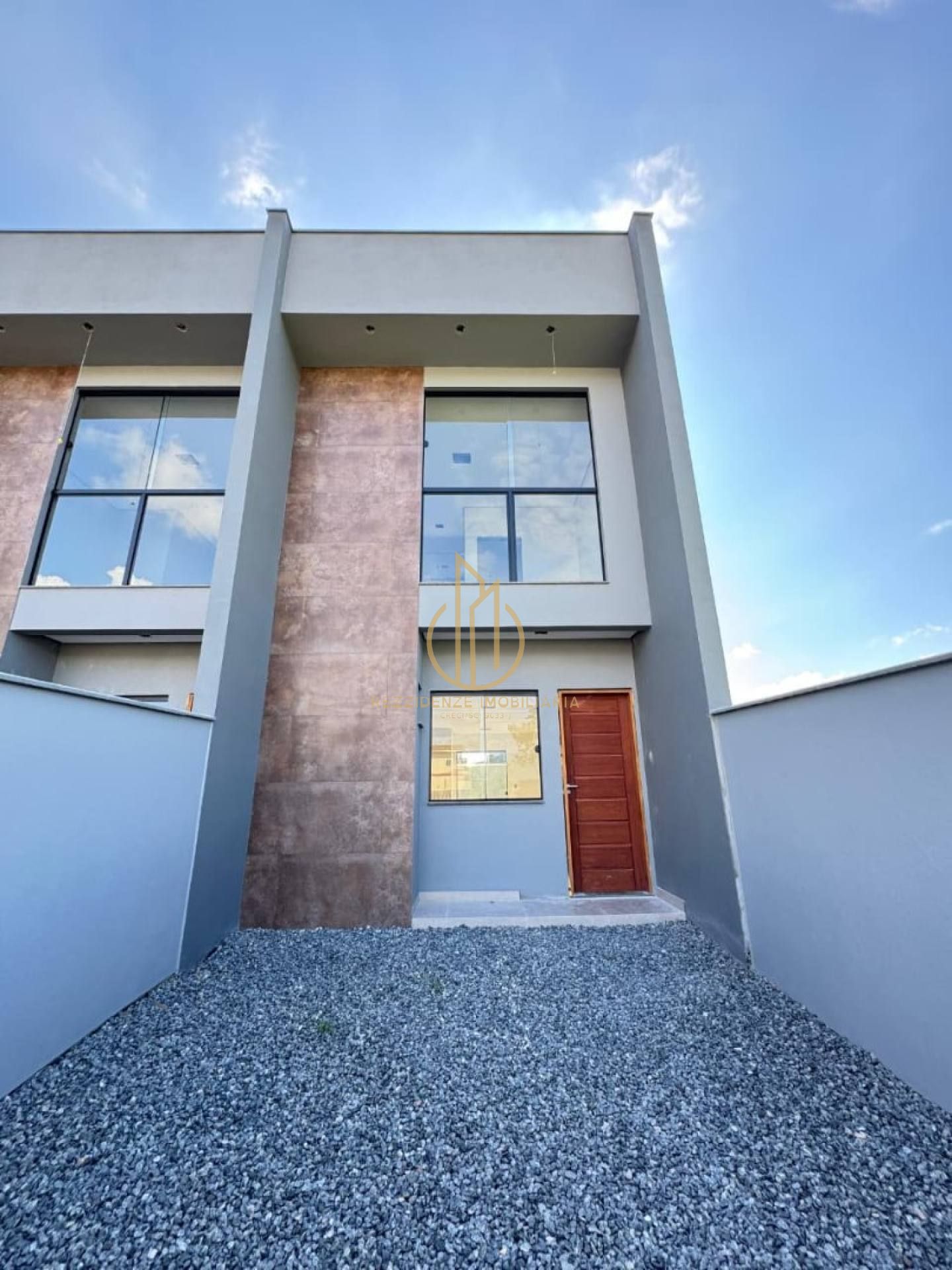 Sobrado geminado 2 suítes no Vila Nova