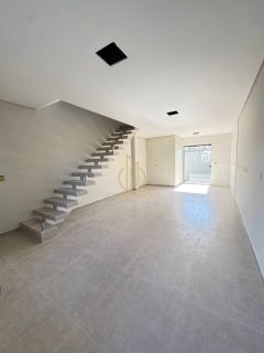 Sobrado geminado 2 suítes no Vila Nova