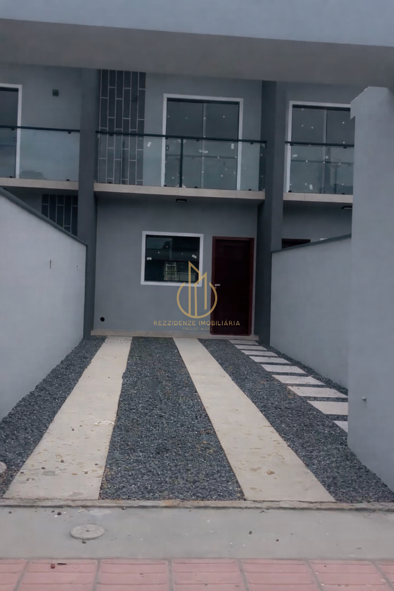 Sobrado geminado 2 quartos no Espinheiros