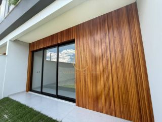 Sobrado geminado em condomínio fechado no Jardim Sofia