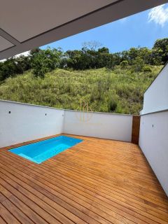 Sobrado geminado em condomínio fechado no Jardim Sofia