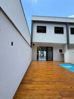 Sobrado geminado em condomínio fechado no Jardim Sofia