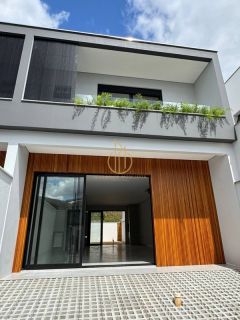 Sobrado geminado em condomínio fechado no Jardim Sofia