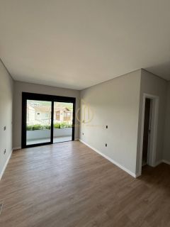 Sobrado geminado em condomínio fechado no Jardim Sofia