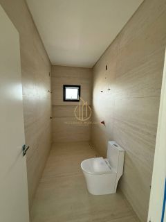 Sobrado geminado em condomínio fechado no Jardim Sofia