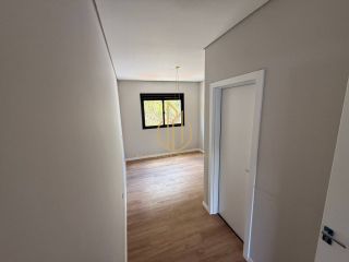 Sobrado geminado em condomínio fechado no Jardim Sofia