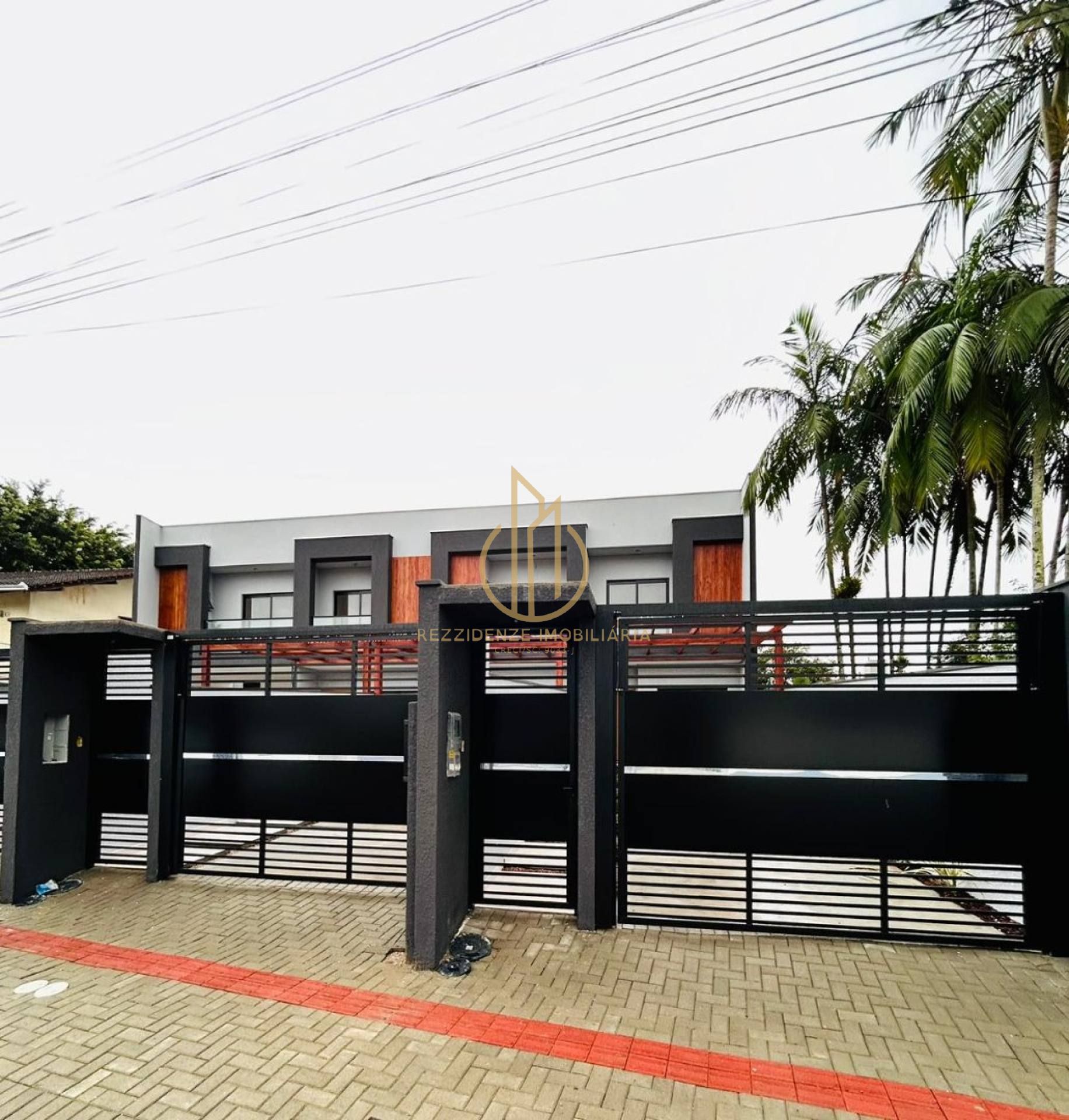 SOBRADO GEMINADO 3 QUARTOS NO SAGUAÇU