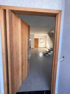 SOBRADO GEMINADO 3 QUARTOS NO SAGUAÇU