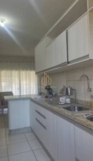 Casa averbada 2 quartos no João Costa