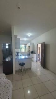 Casa averbada 2 quartos no João Costa