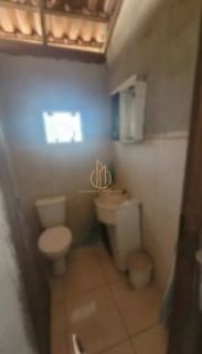 Casa averbada 2 quartos no João Costa