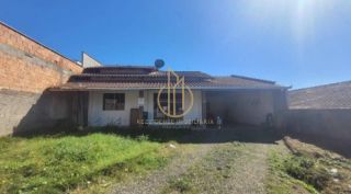 Casa averbada 2 quartos no João Costa