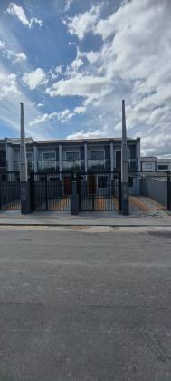 Casa Para Vender com 2 quartos no bairro Santa Catarina  em Joinville