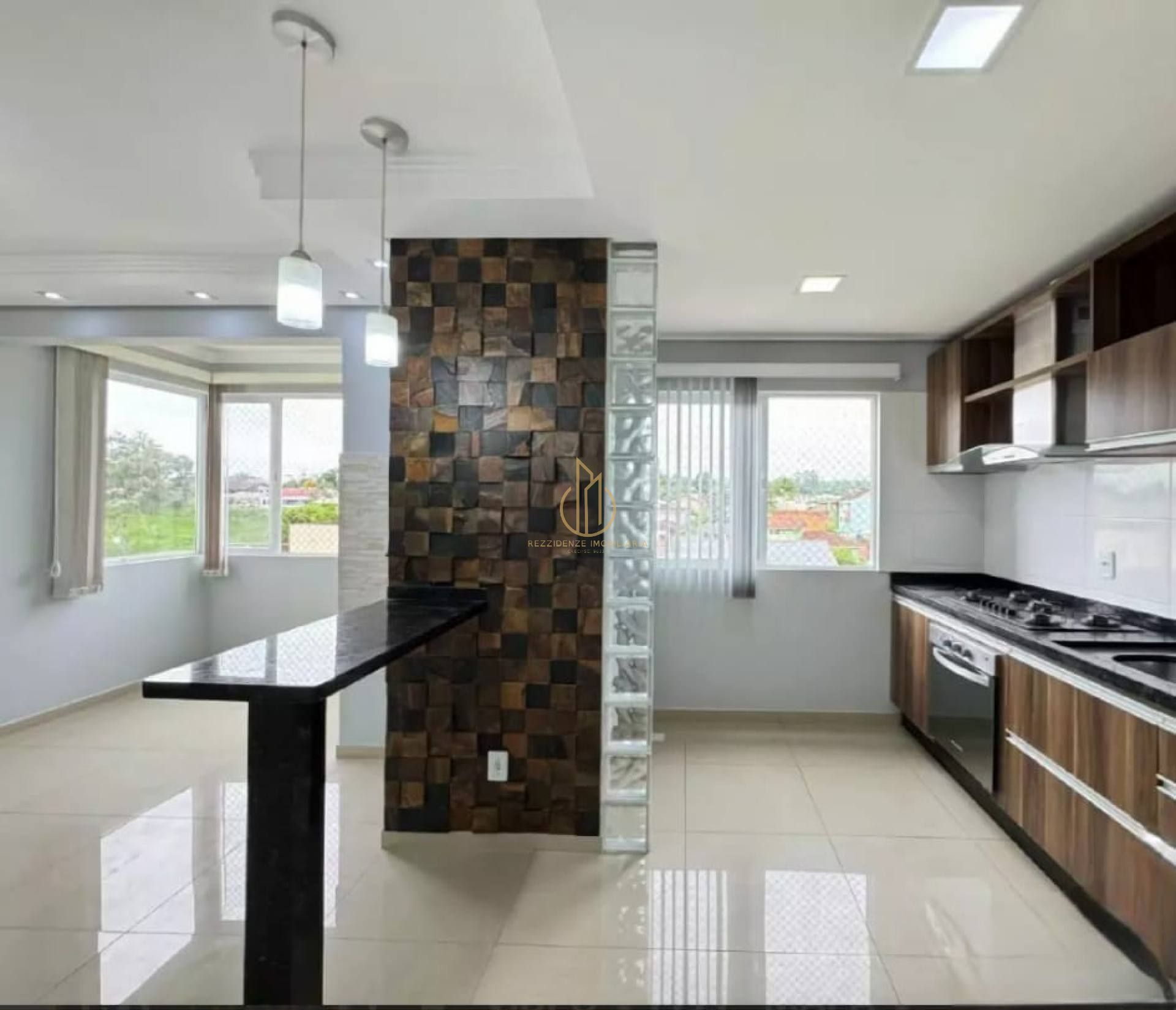 Apartamento Para Vender com 2 quartos 1 suítes no bairro Floresta  em Joinville