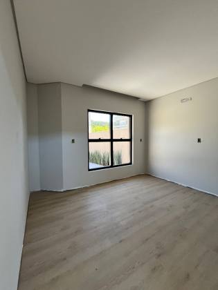 Casa Averbada em bairro Planejado no Itinga