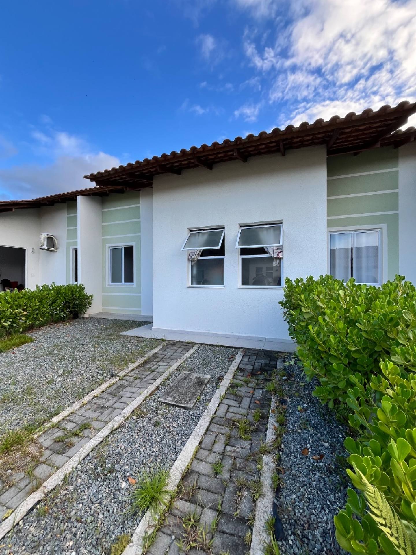 Casa Averbada em Condomínio Fechado
