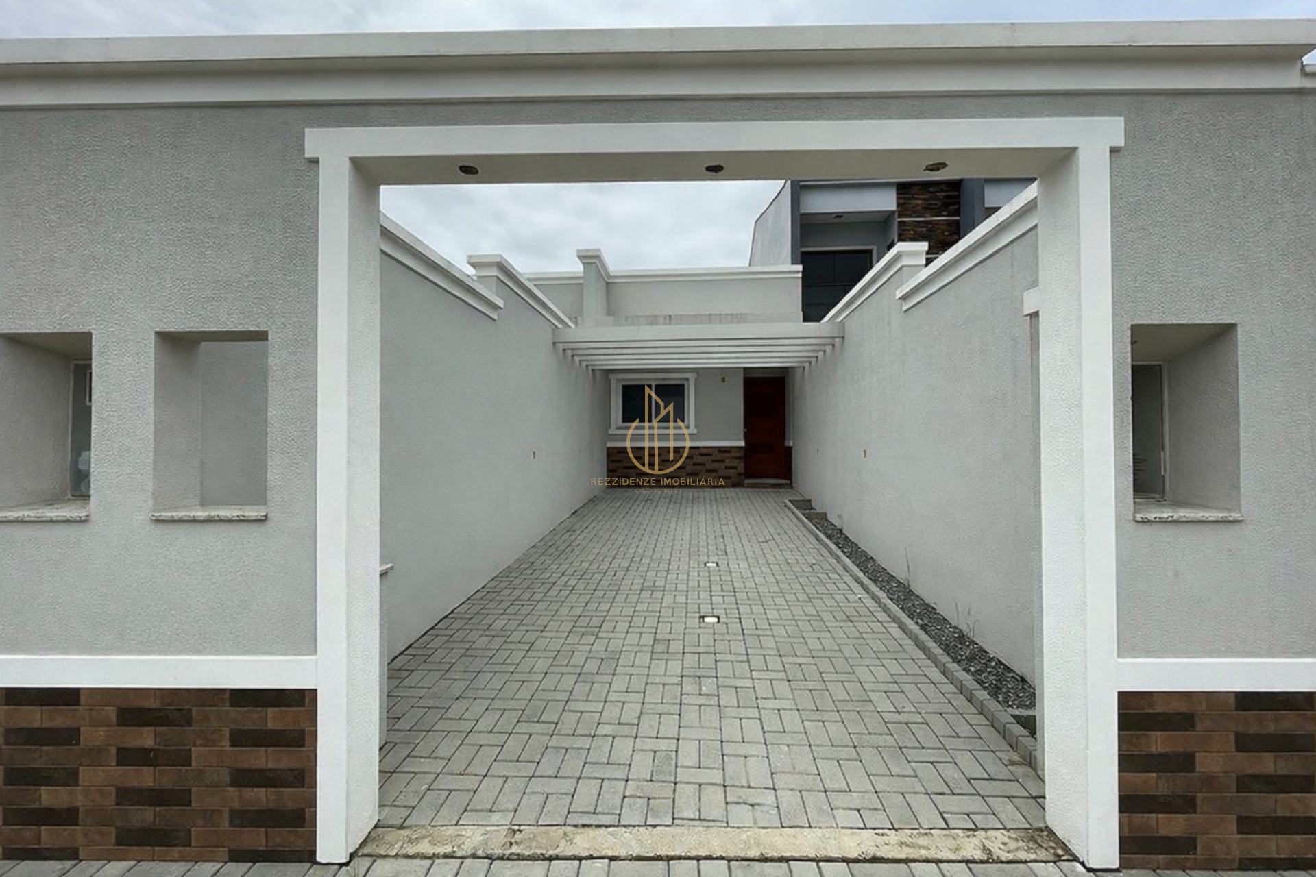Casa geminada planta baixa 2 quartos no João Costa