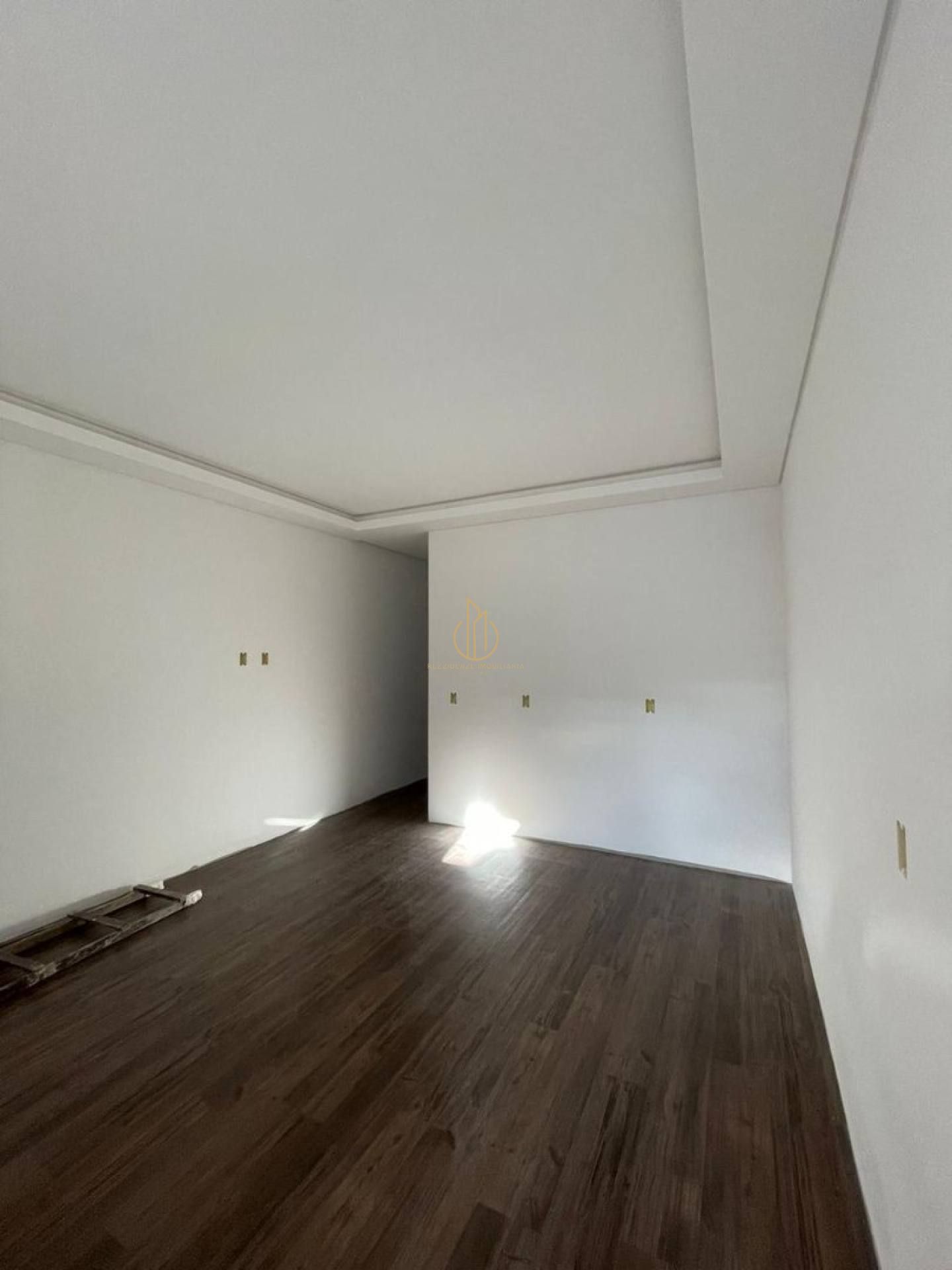 Casa geminada planta baixa 2 quartos no João Costa