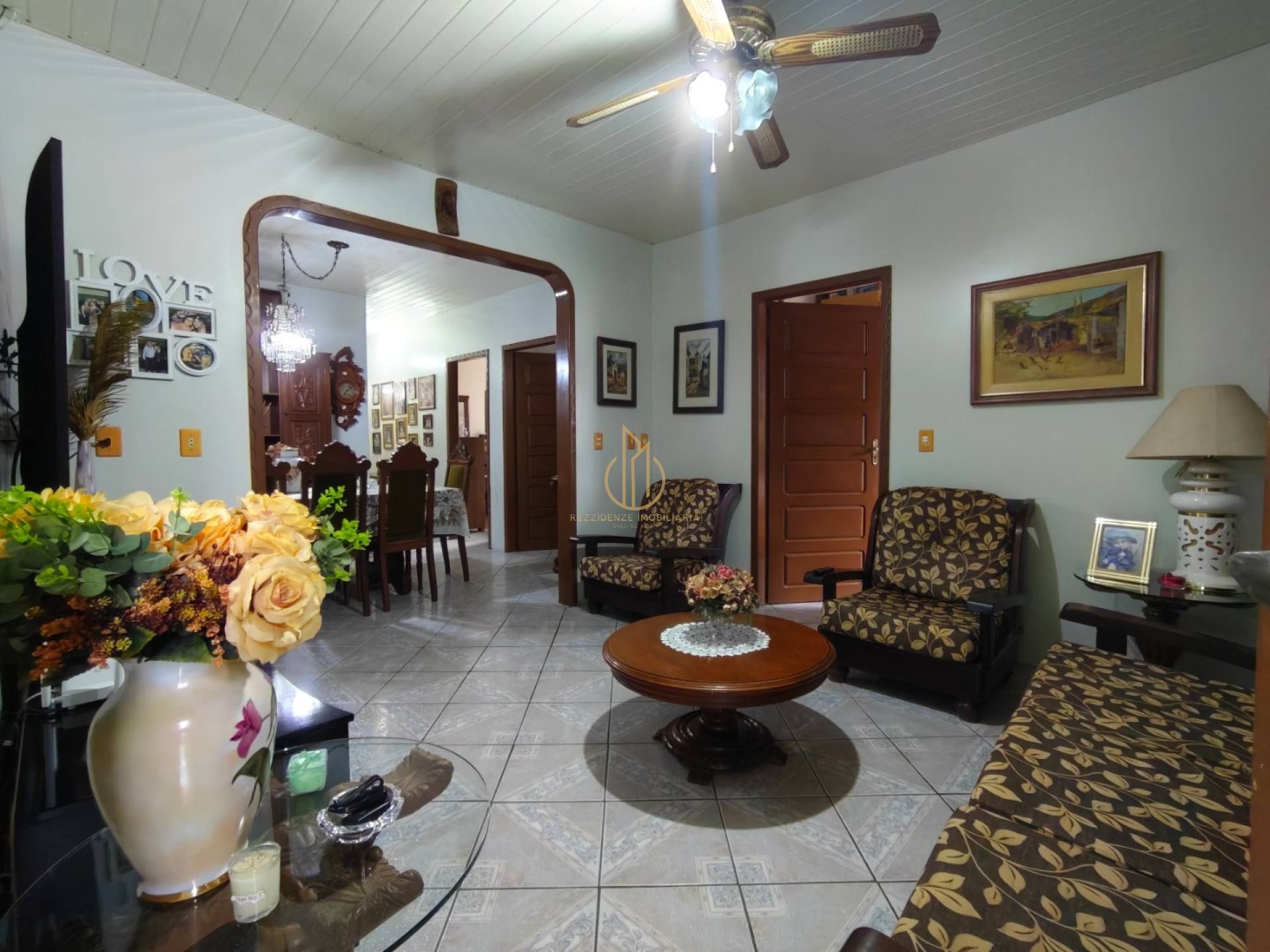 Casa Para Vender com 4 quartos no bairro Fátima em Joinville