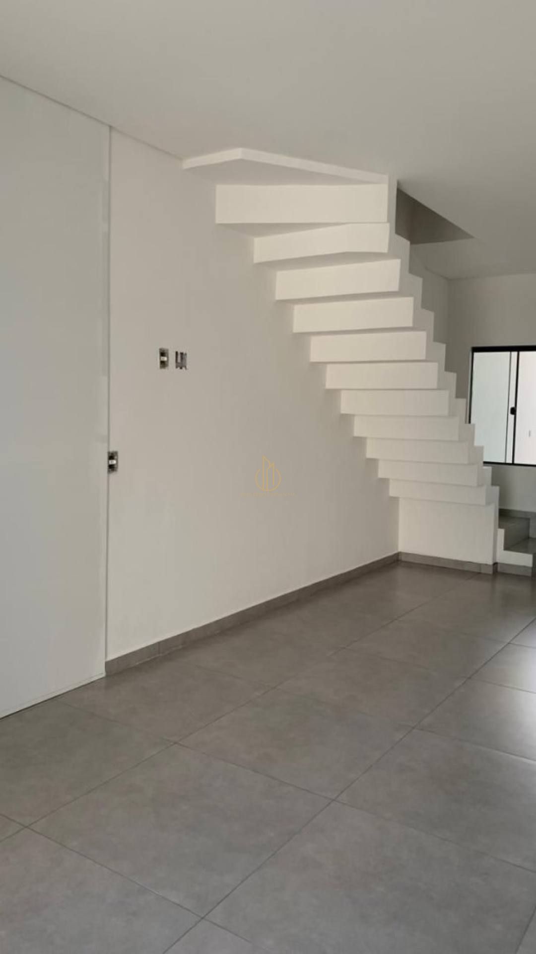 Sobrado geminado com 2 suítes no Vila Nova