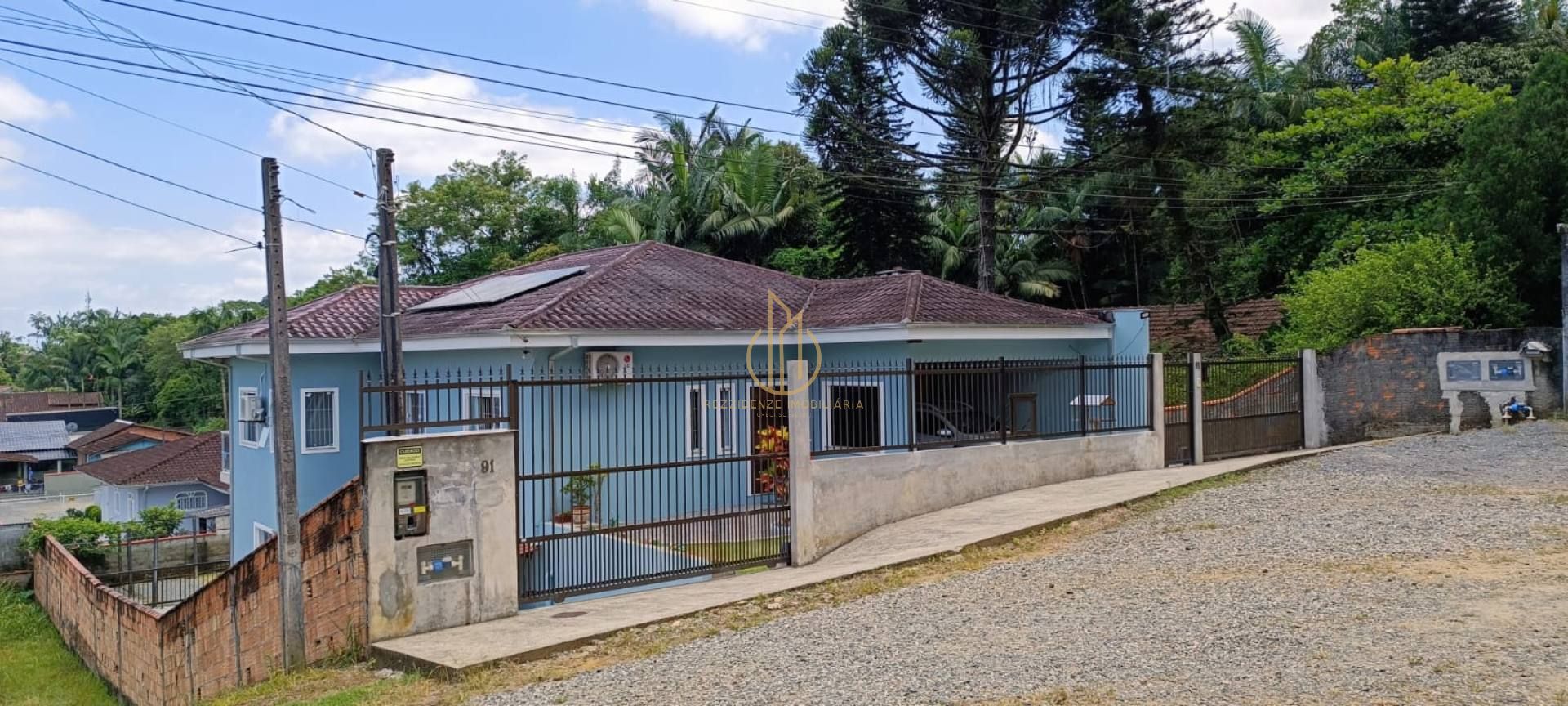 Sobrado Para Vender com 6 quartos 1 suíte no bairro João Costa em Joinville