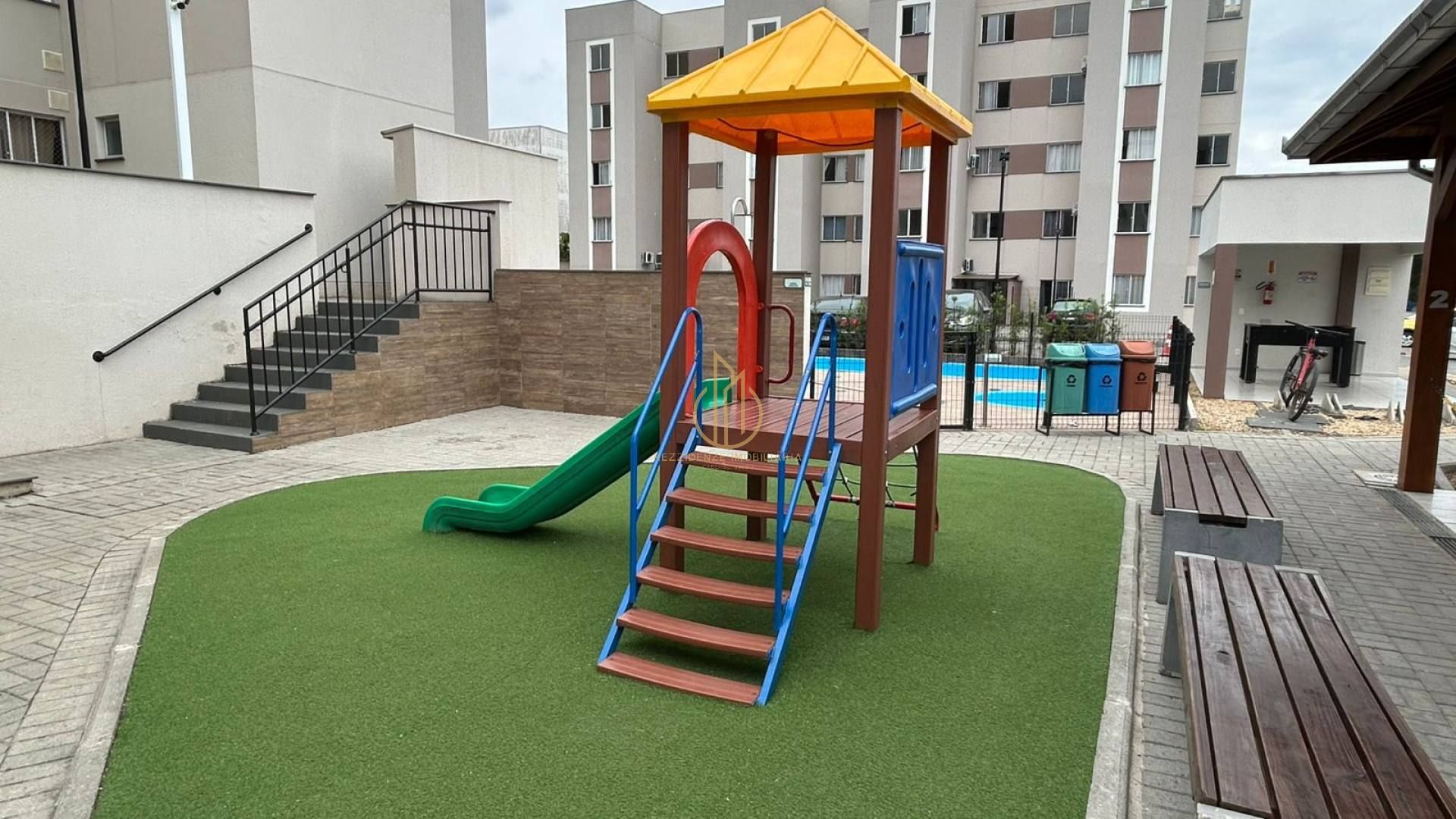 Apartamento Para Vender com 2 quartos no bairro Parque Guarani em Joinville