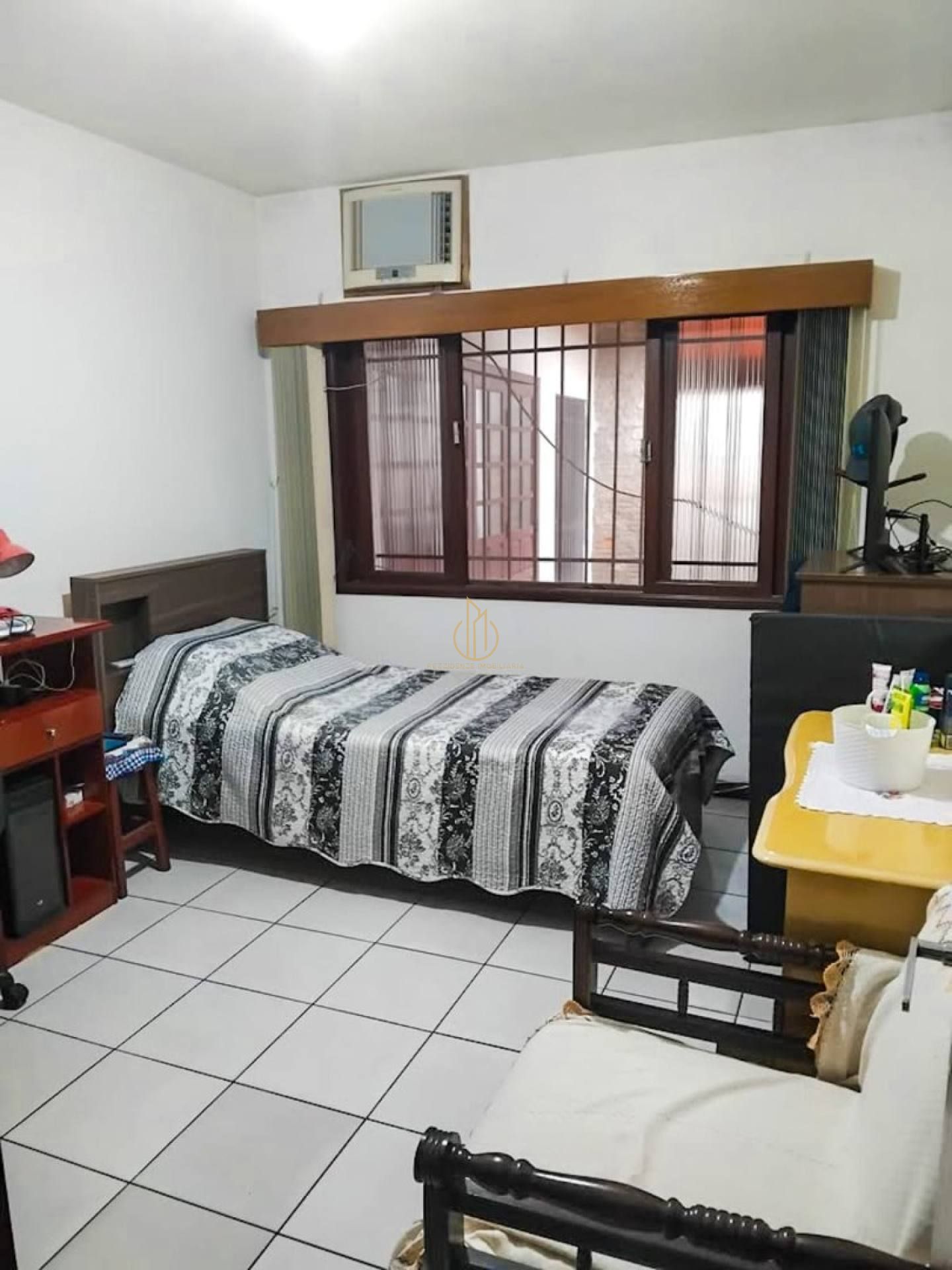 Casa Averbada com 3 quartos 1 suíte no bairro Comasa em Joinville