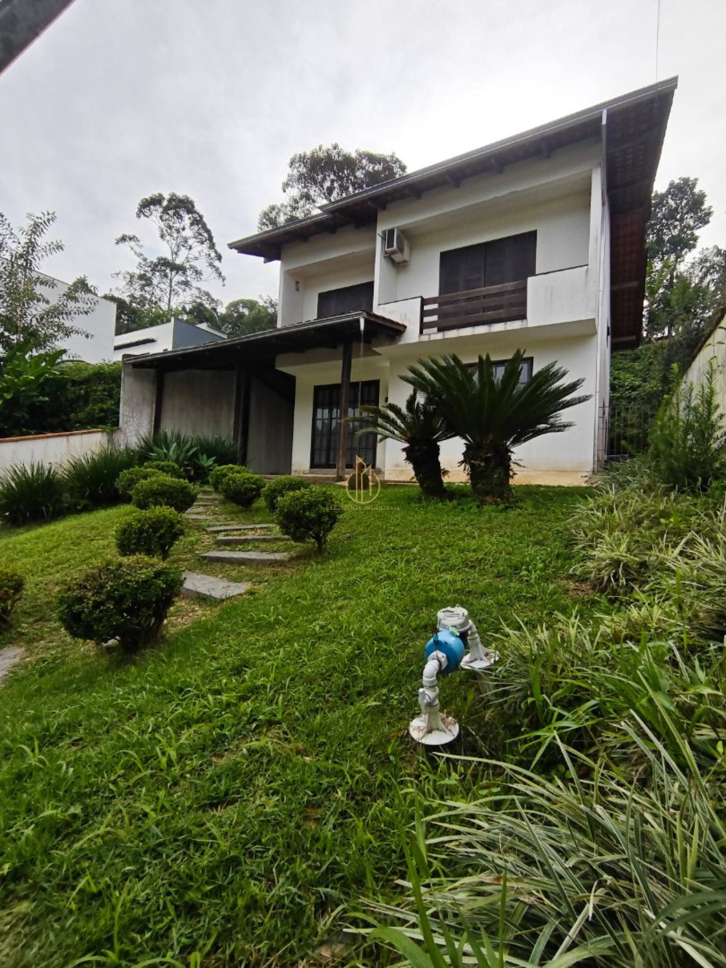 Sobrado Para Vender com 3 quartos 1 suítes no bairro Boa Vista em Joinville